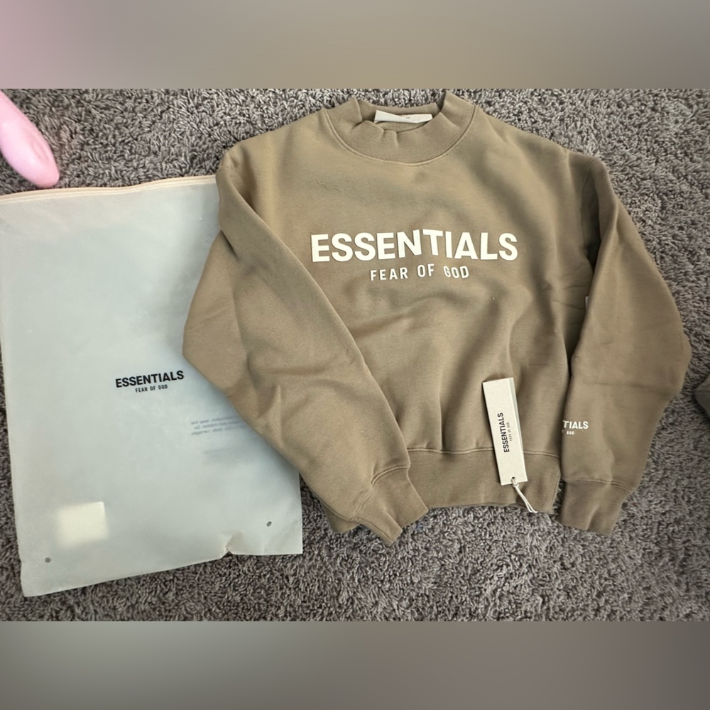 Kids essentials crewneck